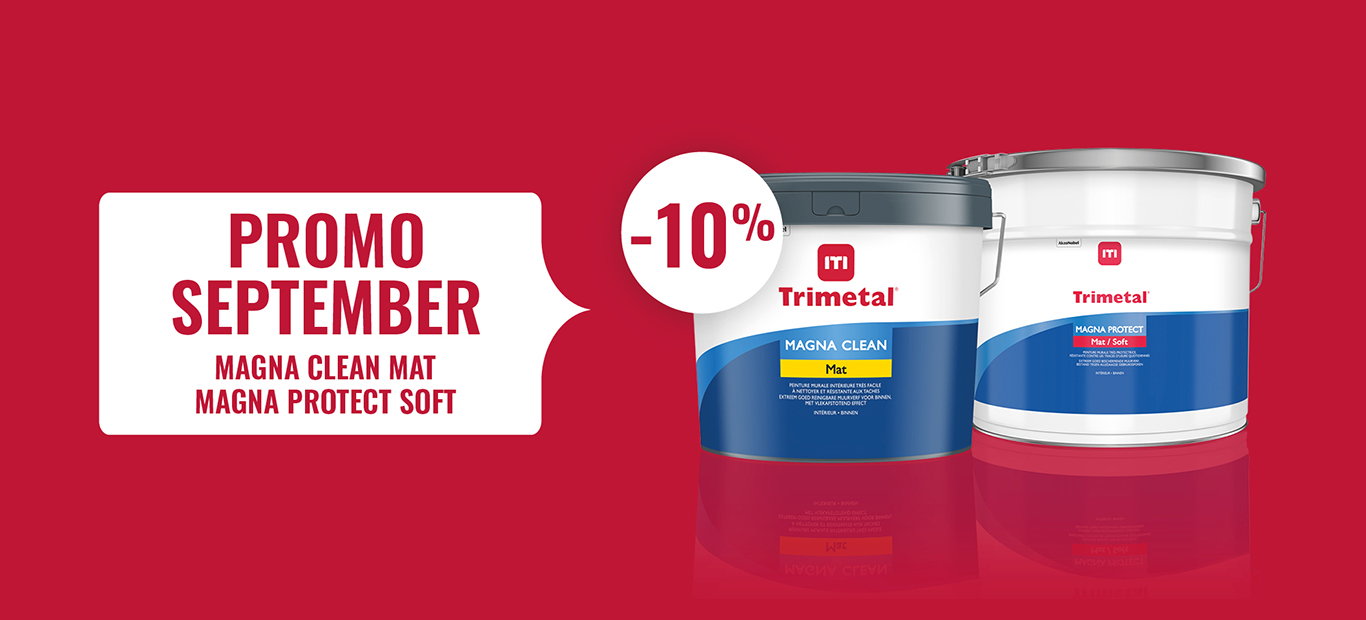 schilder met verfborstel met alle potten permacryl XR en Permacryl Decor met  kortings promotie van 10% 