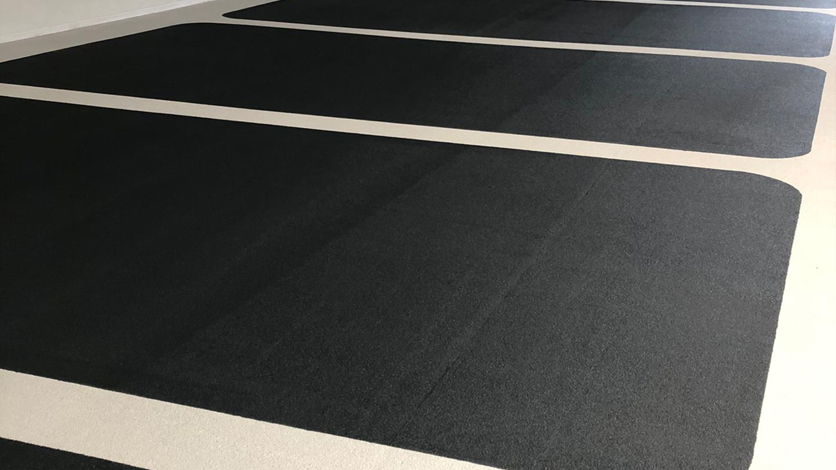 geschilderde anti-slip  parkeervlakken